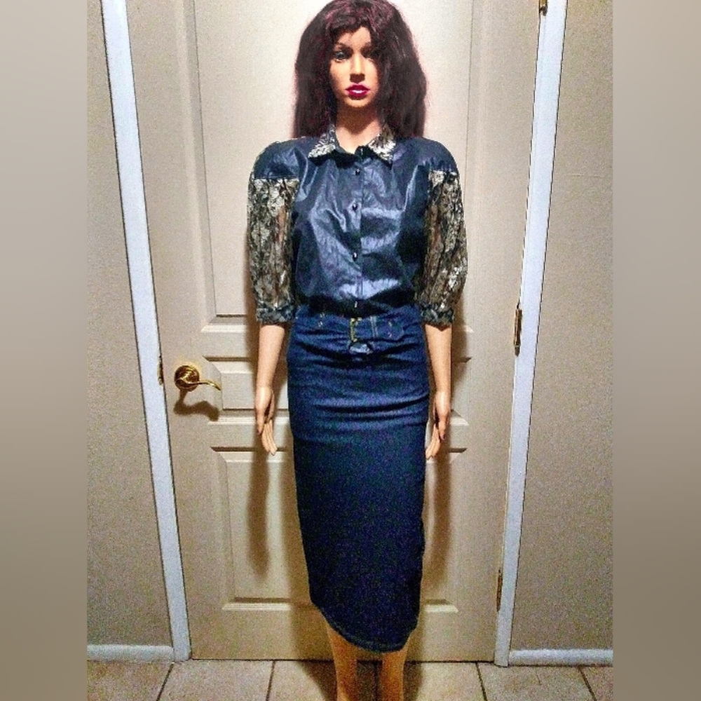 Vintage 90's Knee Length Denim Skirt.